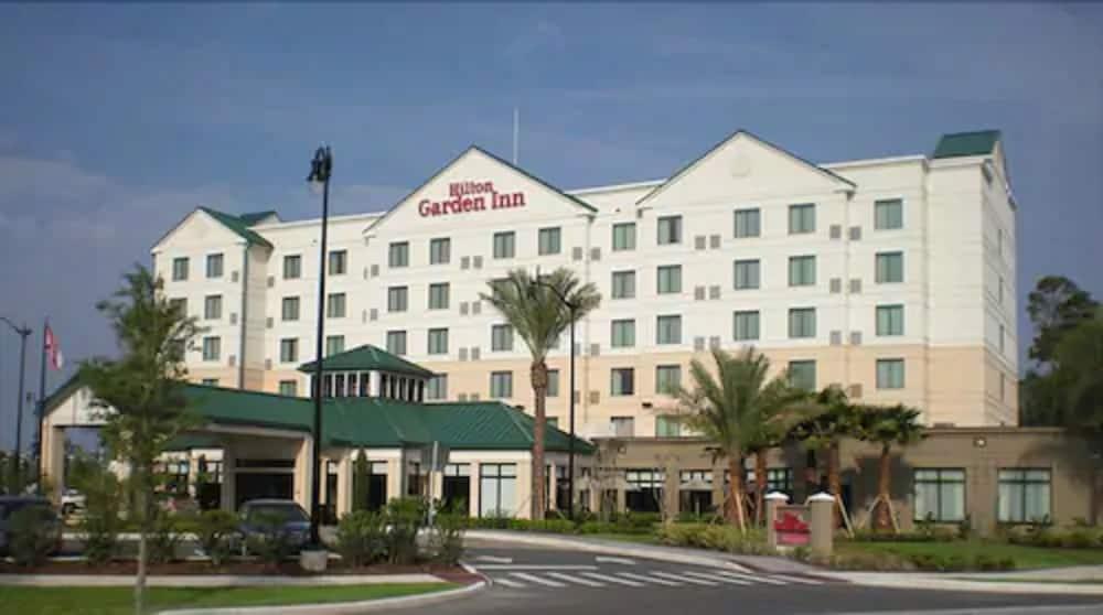 Hilton Garden Inn Palm Coast Town Center Exterior photo